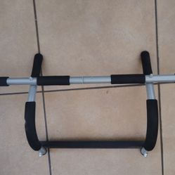 Pull Up Bar