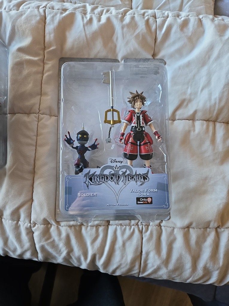 Kingdom Hearts Action Figure: Soldier And Valor Form Sora