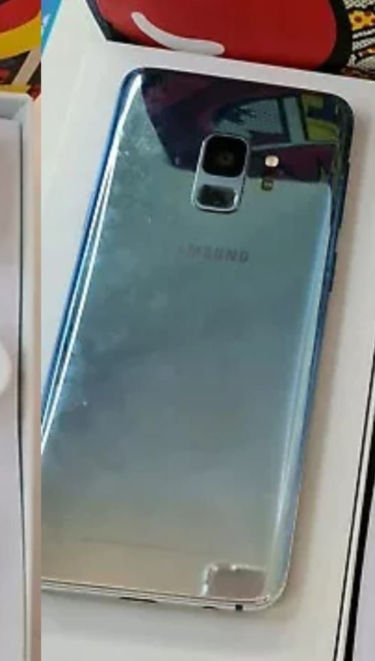 Unlocked Samsung S9 64Gb Like New Excellent condition