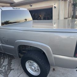 Chevy 2001 bed cover 