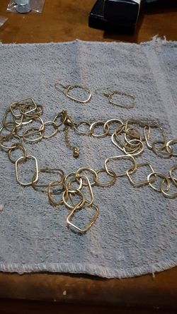 Necklace and earrings set