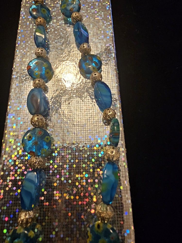 $15.00 - Gorgeous Necklace & Dangling Earings Set, Handcrafted! Stunning Accents & Blue Colors! Like New Condition In Gift Box!