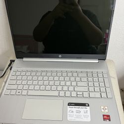 HP 15-ef1038nr Laptop