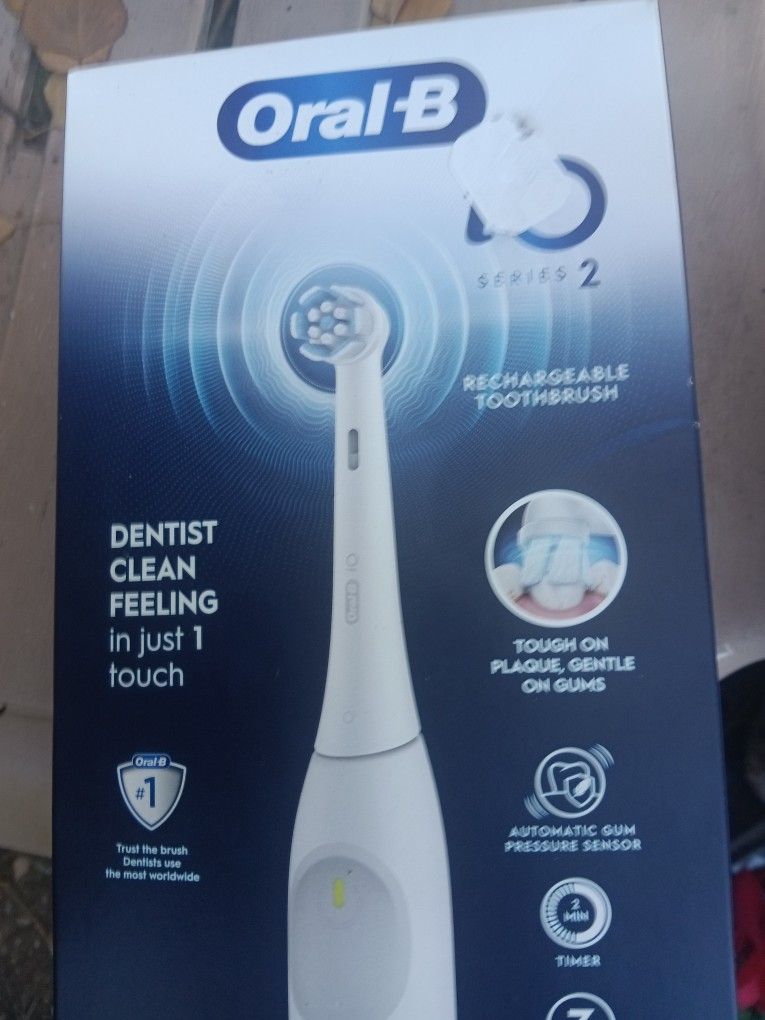 Oral B IO Toothbrush (Rechargeable)