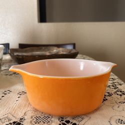 Pyrex Friendship Orange casserole 1-1/2 Pt $5