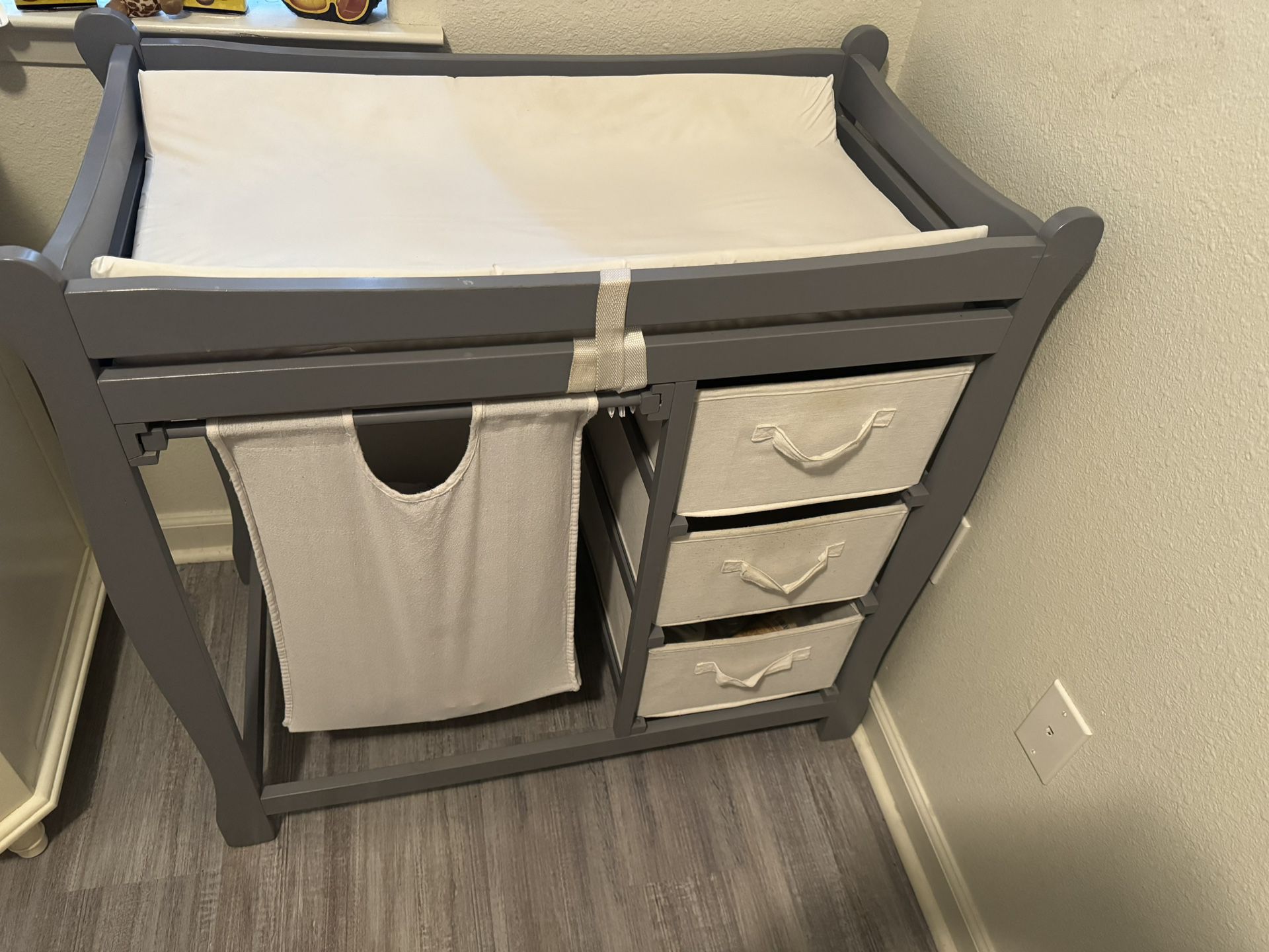 Baby Changing Table , Bassinet And Swing 