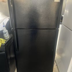 Frigidaire Refrigerator 