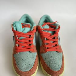 Nike Dunk Low SB "orange Emerald Rise" Size 9