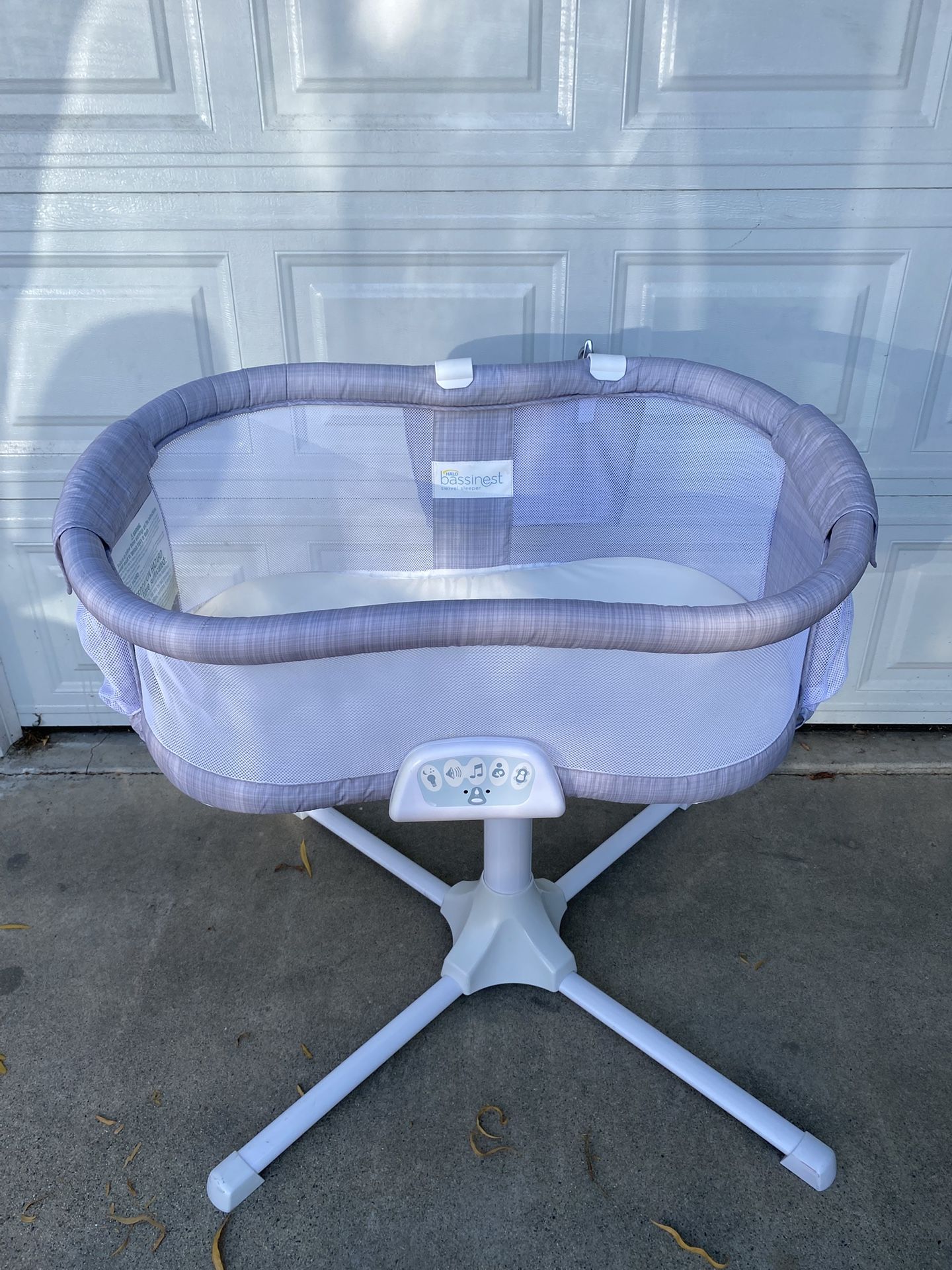 Halo Bassinest Swivel Sleeper