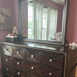 Brown Wood and Gold Dresser 6.5 ft