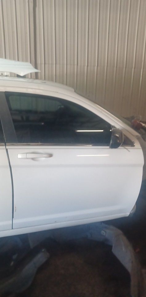 2010 Sebring sedan front passenger door 