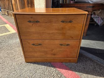 Lateral file cabinet