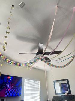 Pastal paper chains