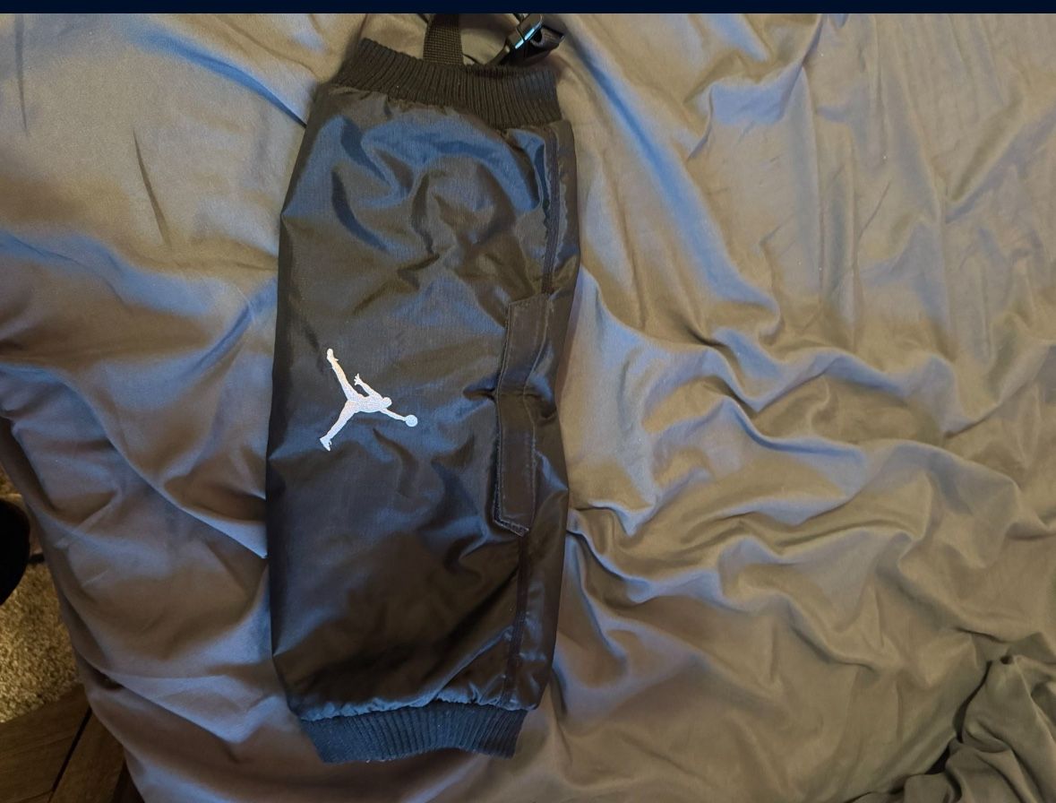 jordan hand warmer 