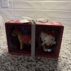 Hello Kitty Salt And Pepper 