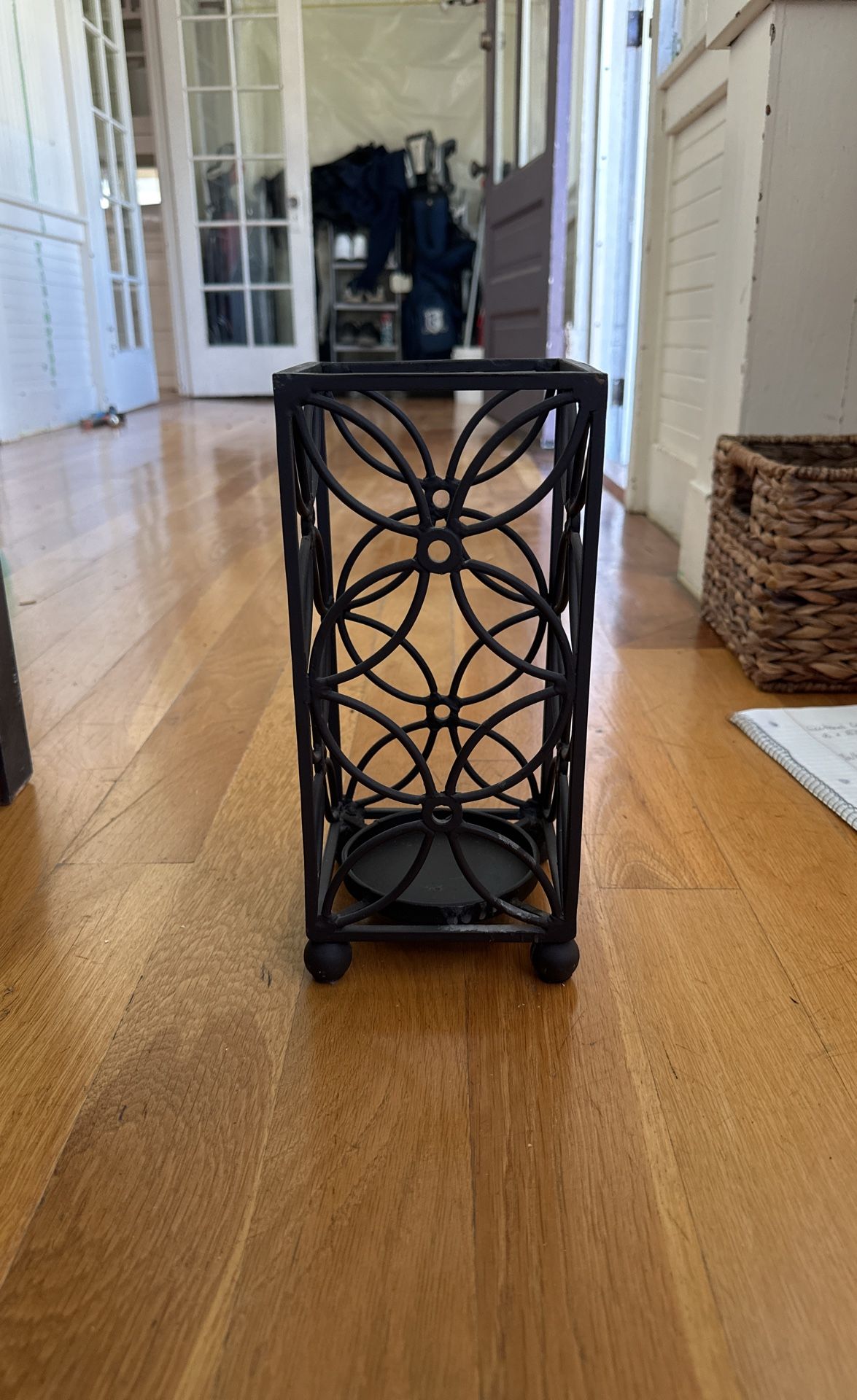Candle holder