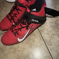 Nike Men's Alpha Menace Pro 2 Mid Football Cleat