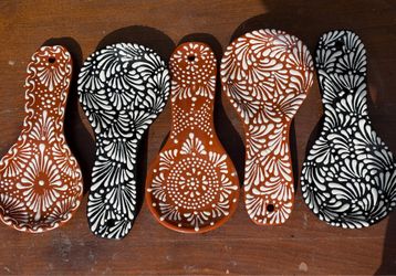 Hermosos porta cucharas de Talavera 1x$10 c/uno .