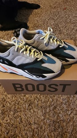 Yeezy Boost 700 Size 9