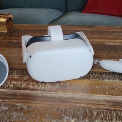OCULUS META QUEST 2 W/ BOX (NEED GONE IMMEDIATELY) 