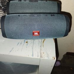 JBL Charge Essential 