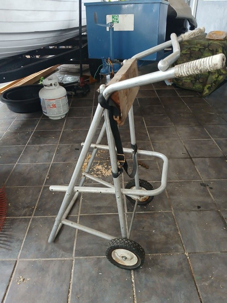 Outboard Stand