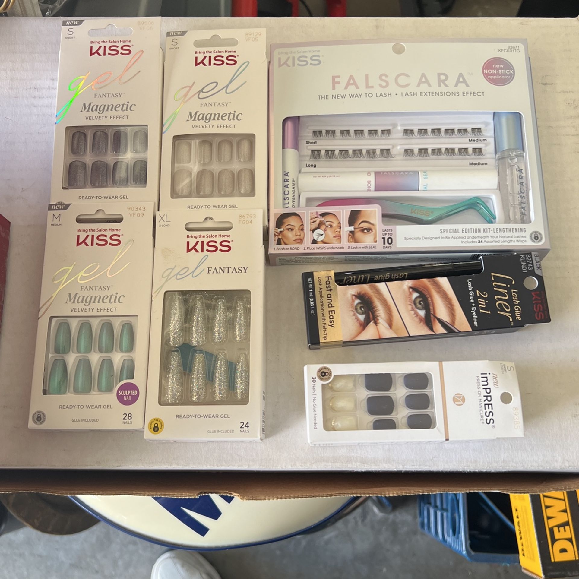Kiss Ready To Wear Gel Nails Eyelash Extensions