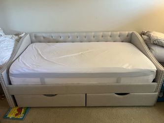Daybed with storage + bunky board