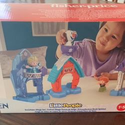 Fisher Price Frozen ( Little People) New