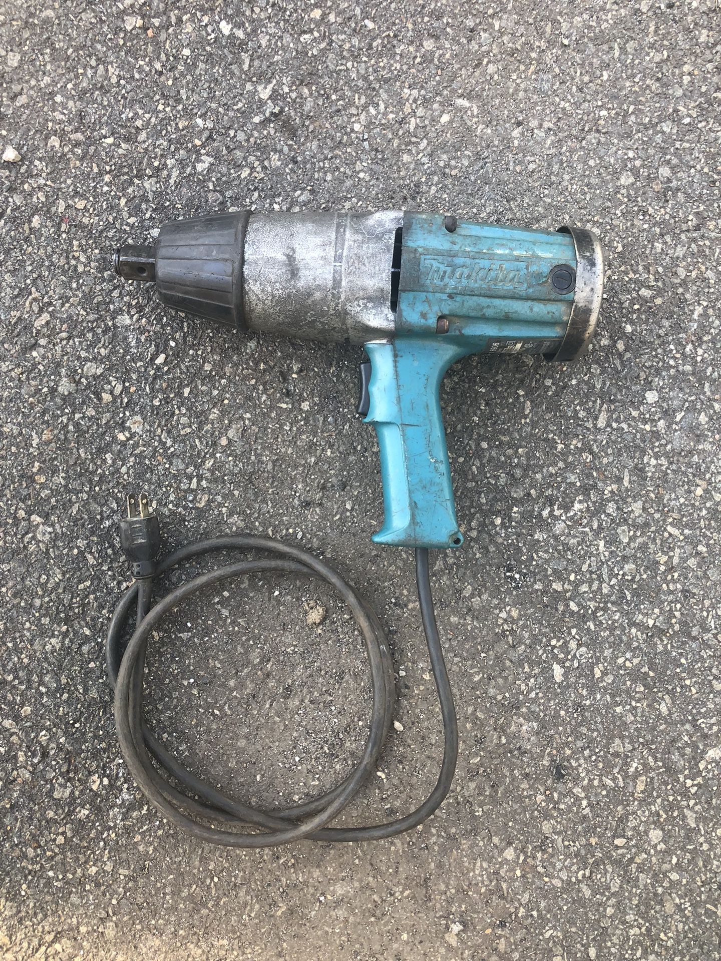 3/4” Inch Drive Makita 6906 Corded Impact Wrench 