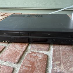 Sony SLV-D281P Combo VCR DVD Player W/Cables | VHS Works; It Does Not Read Discs