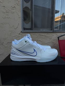 Kobe 4 Protro size 10.5