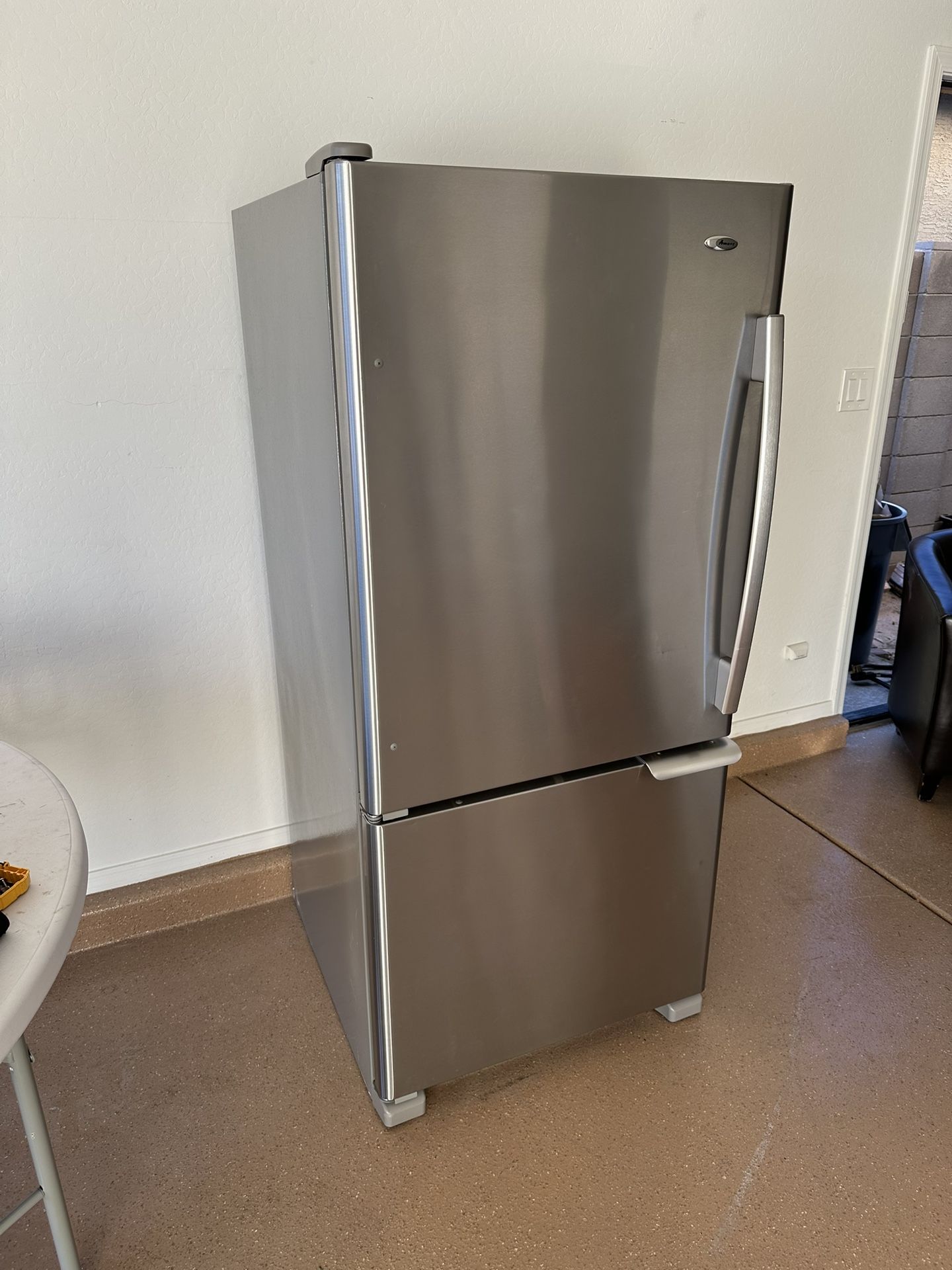 Amana Refrigerator ( 1 Month Warranty)