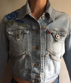 Custom Levi’s Cropped Women’s jacket