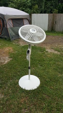 Lasko fan with remote 1880 for Sale in Gainesville, FL - OfferUp