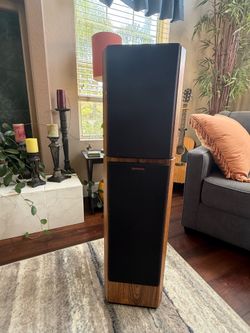 BIC VENTURI V830 THREE-WAY TOWER SPEAKERS