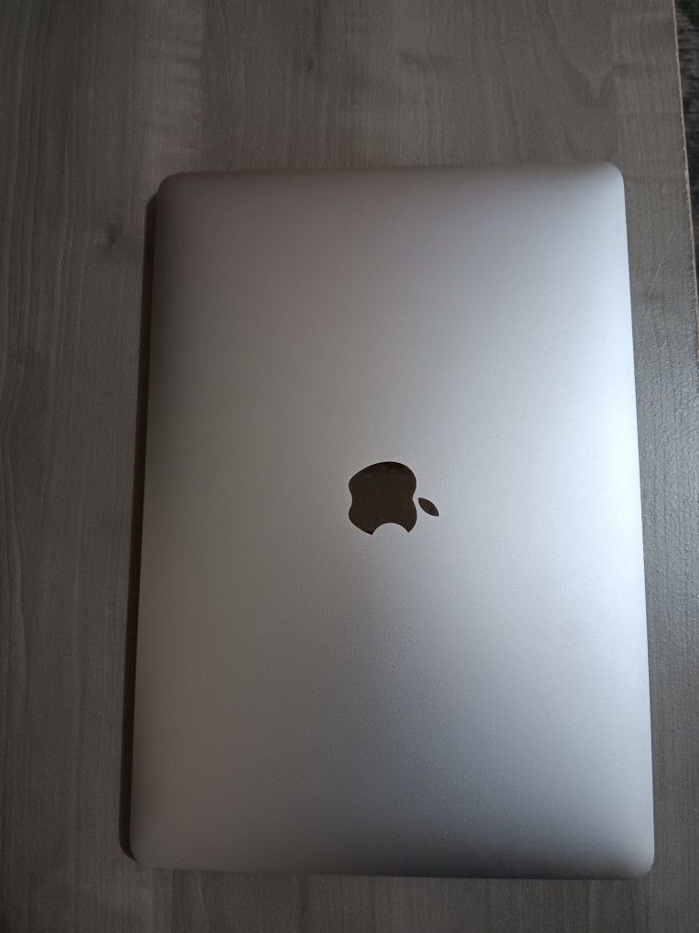 Macbook Pro (2020)