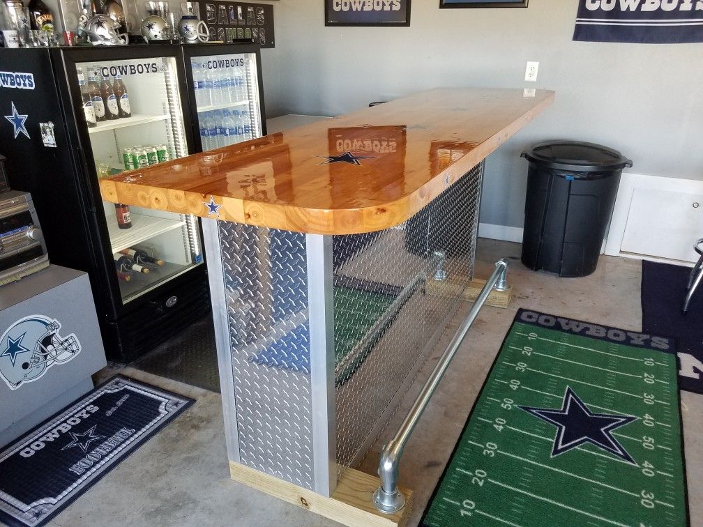 Custom Bar