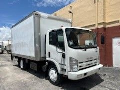 2012 ISUZU NRR BOX TRUCK 14' FT. LIFGATE.