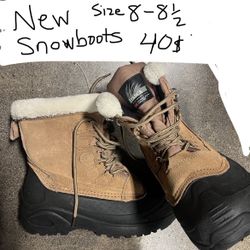 SNOWBOOTS Size 8- 8 1/2. Never Worn ! 40$