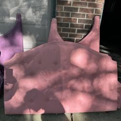 Total Of 4 Bedroom Sets 