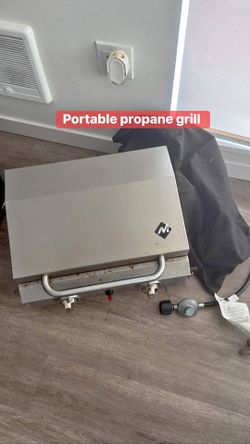 Portable propane grill