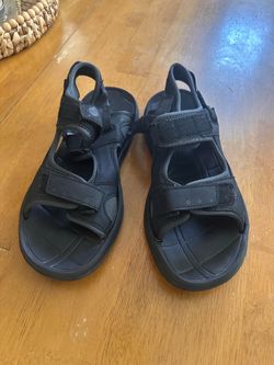 Men’s Sandals (12)