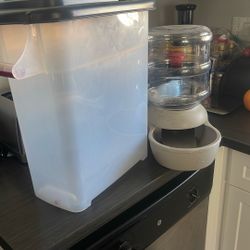 Storage Dispenser And Dog Water Dispenser 