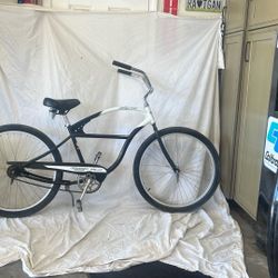 ELECTRA brand HOLLYWOOD edition 26” Single Speed Beach Cruiser Bicycle. Ready To Ride Please Check My Other Listings For More Cool Items Like This One