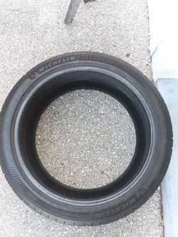 265/45/21 tire