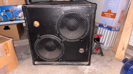 Bass speaker box with  two 12’s