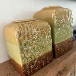 Two Peice Ceramic Showpiece