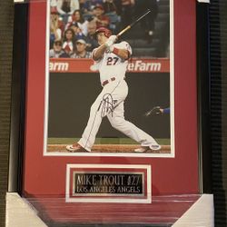 Mike Trout Autograph Photo With COA PSADNA Los Angeles Angels Of Anahiem