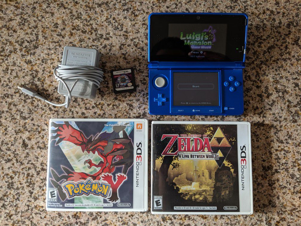Nintendo 3DS with games